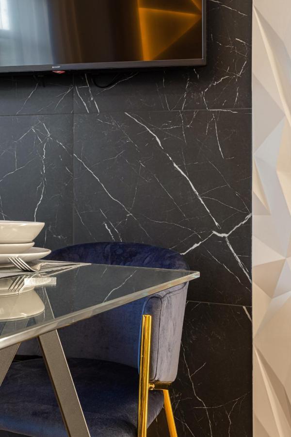 Central Family Boutique Apartments 2 리비프 외부 사진